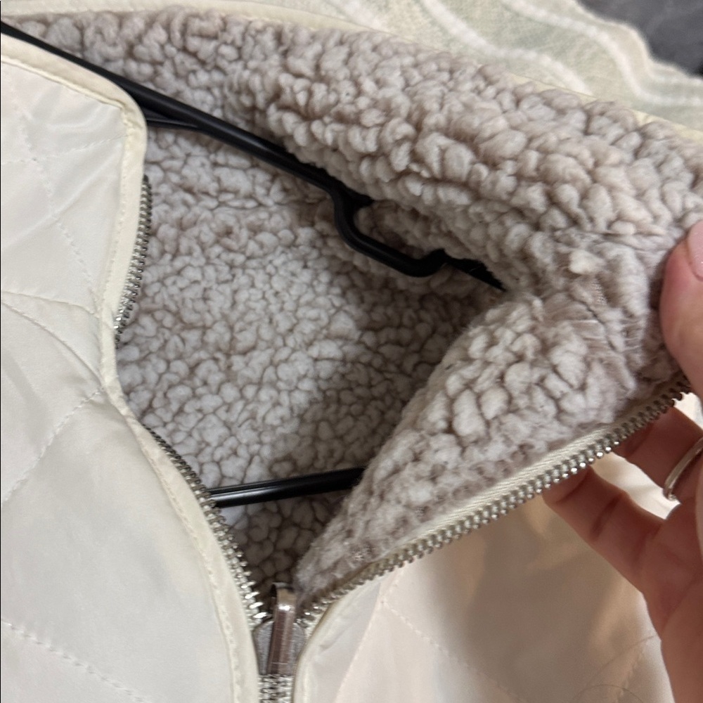 Cream Quilted Vest with Sherpa Lining - Picture 2 of 2